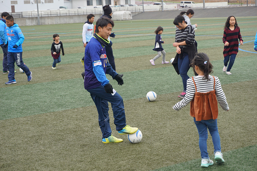 孤児養護施設の子供たちを対象としたサッカー教室を開催